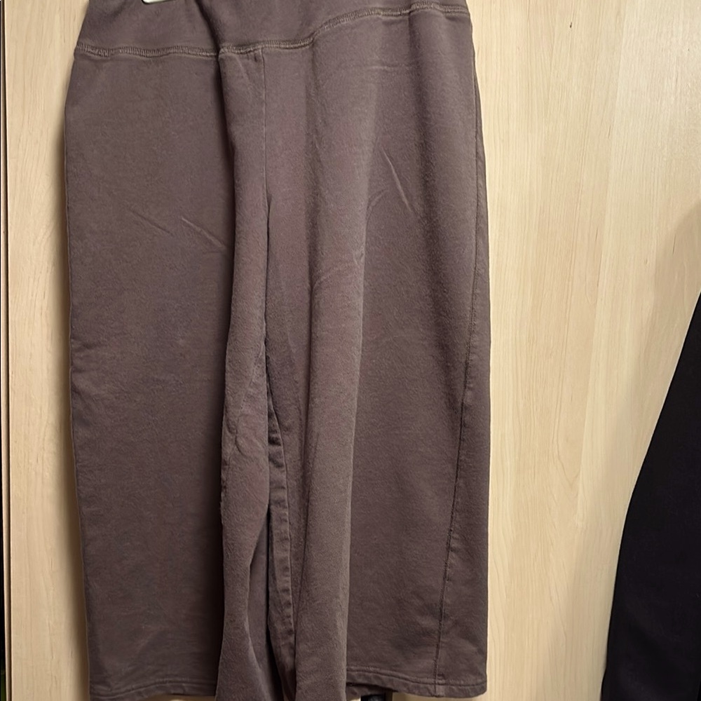 3/4 length sweat pants